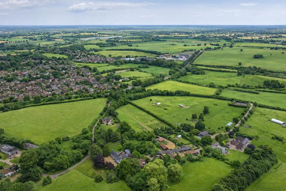 Stubbs House, Loddon, sleeps 20, 2 hot tubs House in South Norfolk District