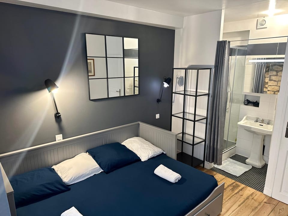 Home Sweet Home Le Chapelais Montmartre Apartment in Paris