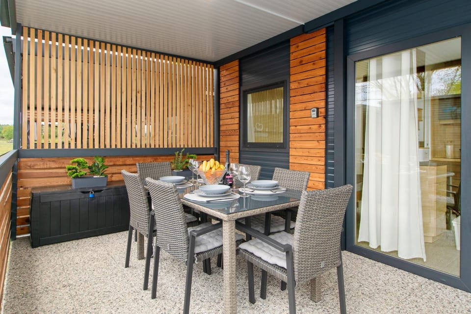 Day, View (from property/room), Balcony/Terrace, Seating area, Dining area