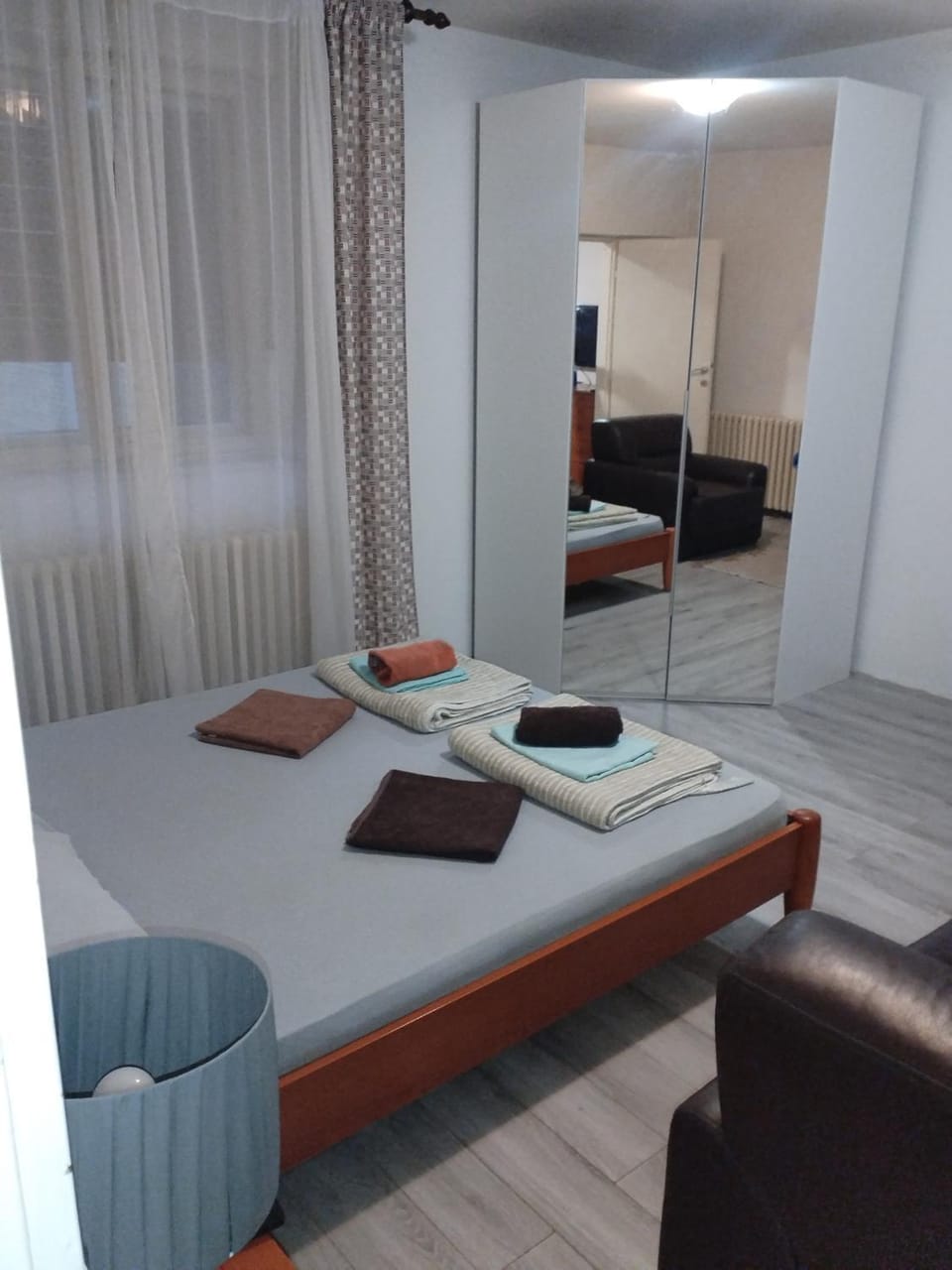 TV and multimedia, Living room, Seating area, Bedroom