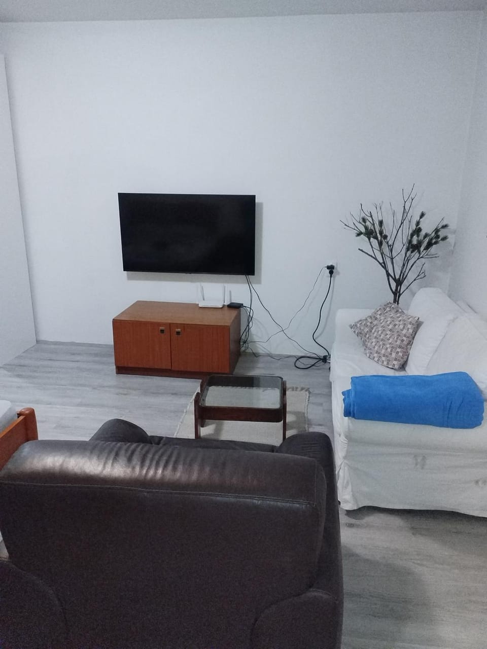 TV and multimedia, Seating area, Bedroom