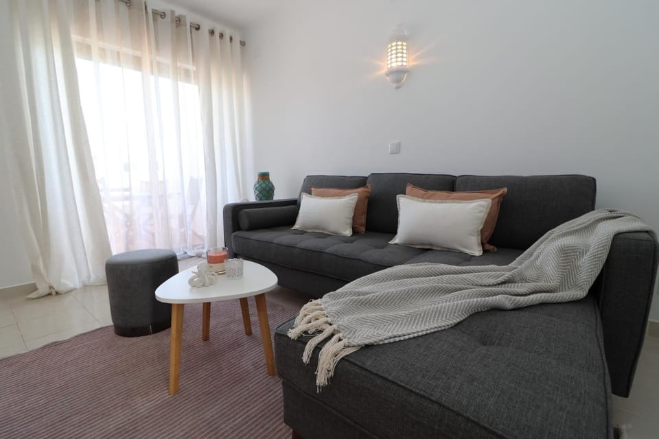 Living room, Photo of the whole room, Decorative detail, Decorative detail