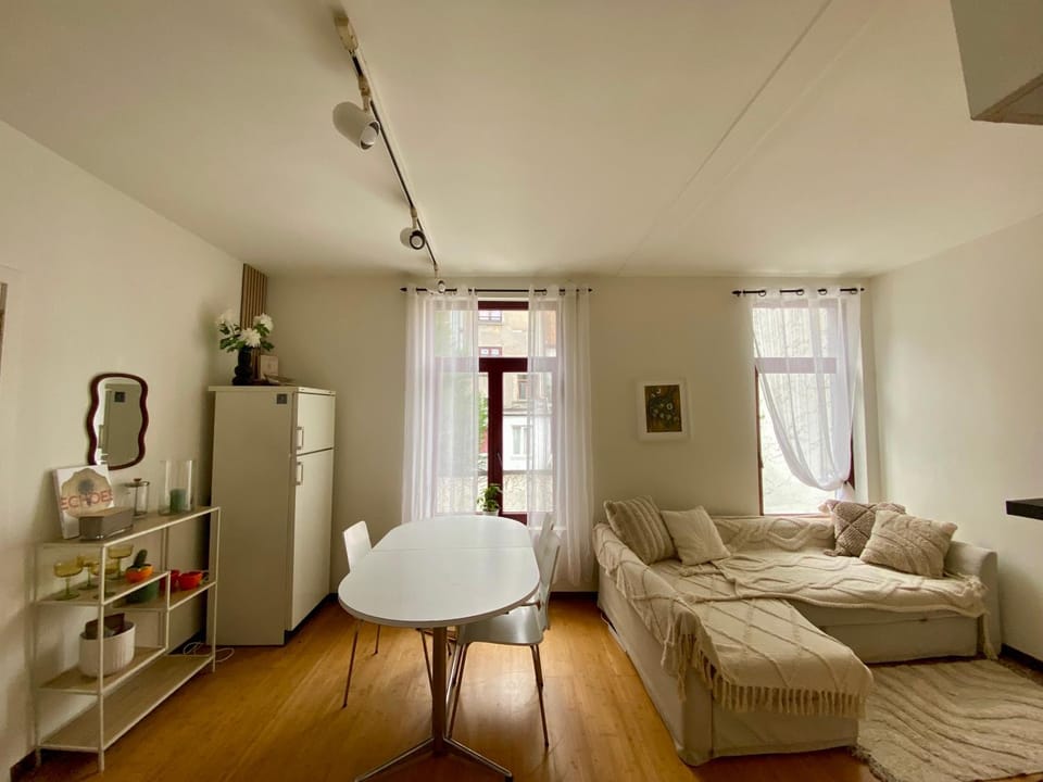 Living room, Photo of the whole room, Seating area