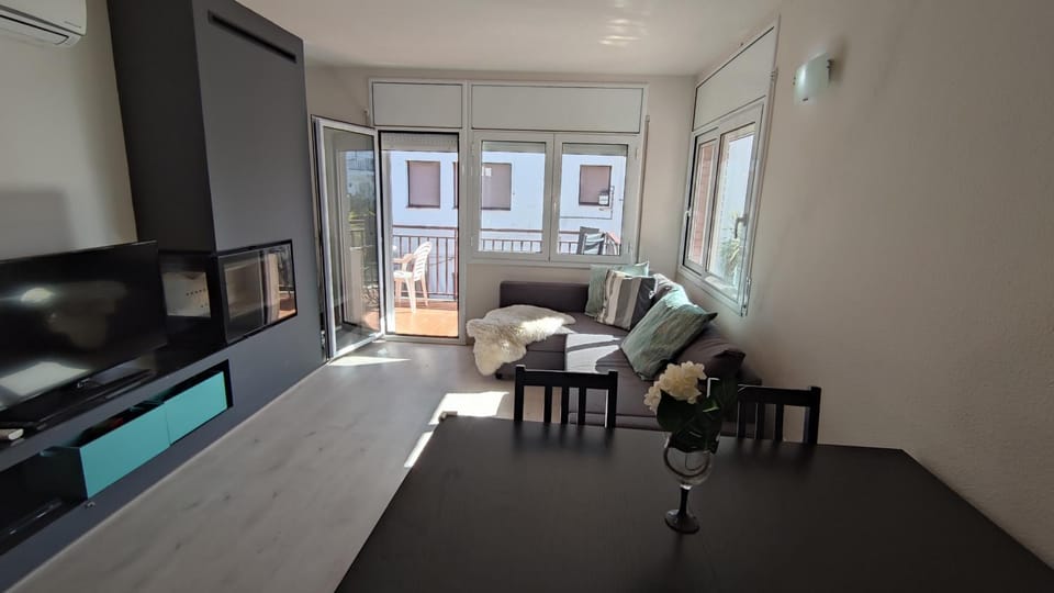 TV and multimedia, Dining area