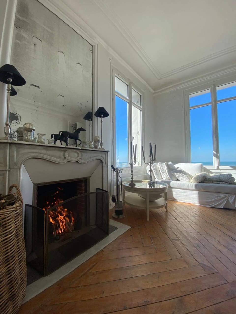 Magnifique appartement avec cheminée sur la plage Apartment in Trouville-sur-Mer