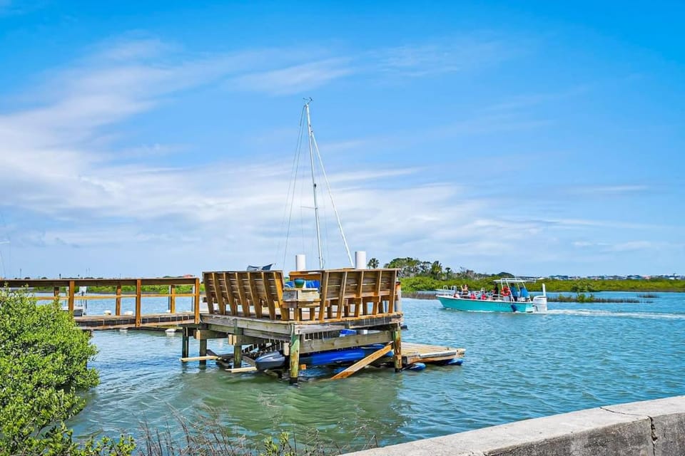New Private Apt in Uptown St Aug Walk Everywhere Apartment in Saint Augustine