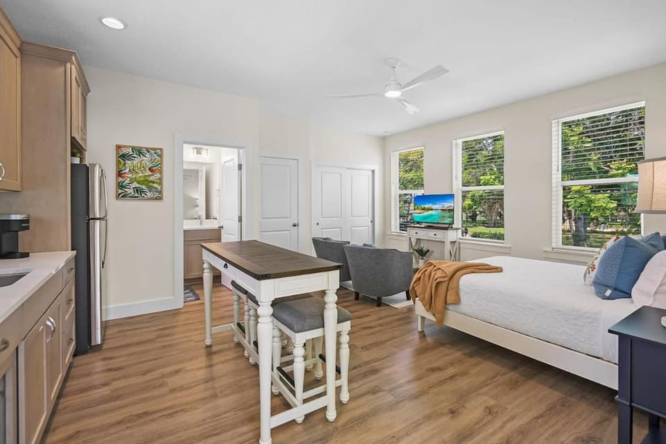 New Private Apt in Uptown St Aug Walk Everywhere Apartment in Saint Augustine