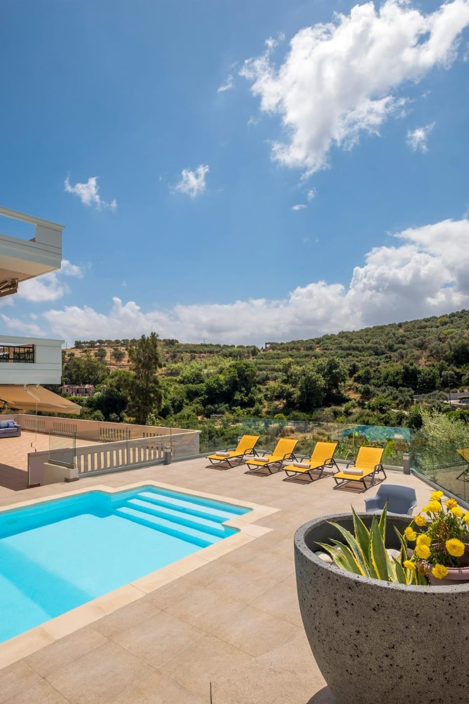 Patio, Spring, Day, Natural landscape, View (from property/room), Balcony/Terrace, Mountain view, Pool view, Swimming pool, sunbed