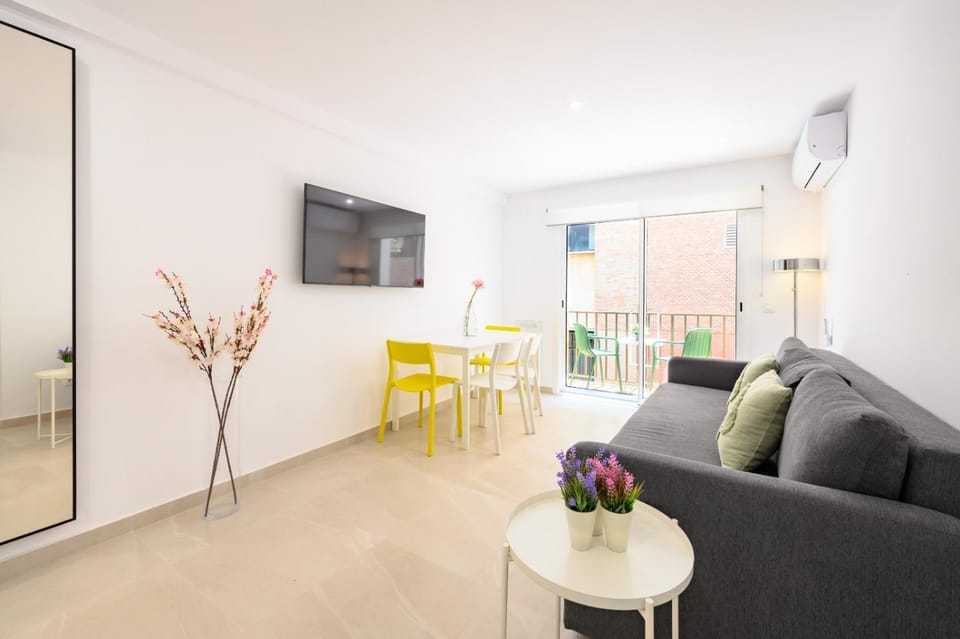 TV and multimedia, Living room, Seating area, Dining area, locker, air conditioner