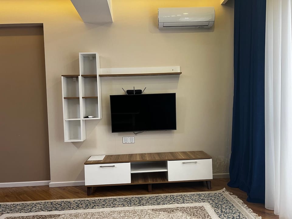 Communal lounge/ TV room, TV and multimedia, Evening entertainment, air conditioner