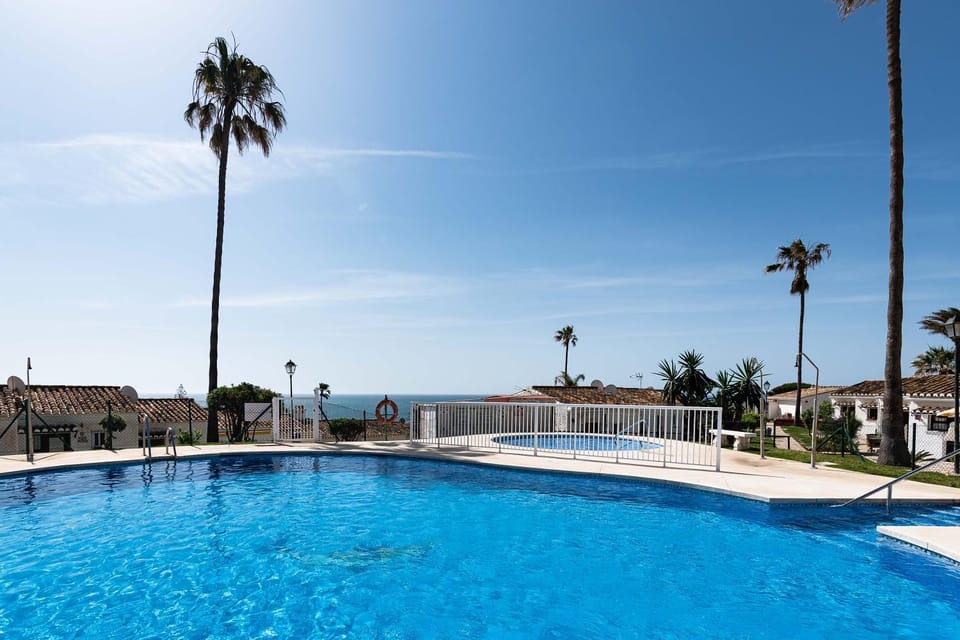 Garden, Swimming pool, Swimming pool