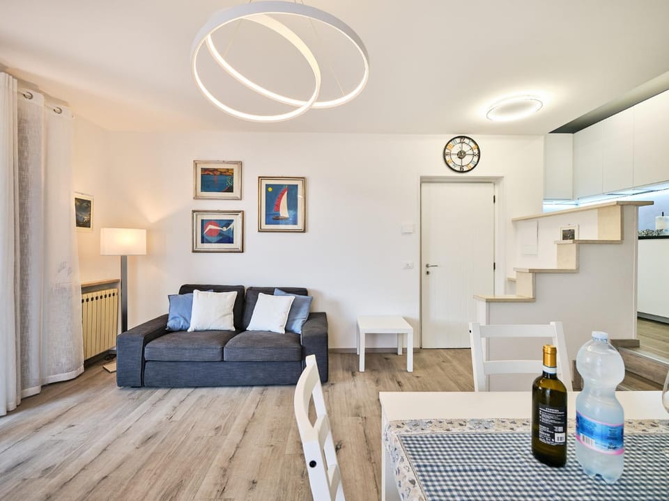 Living room, Dining area, air conditioner