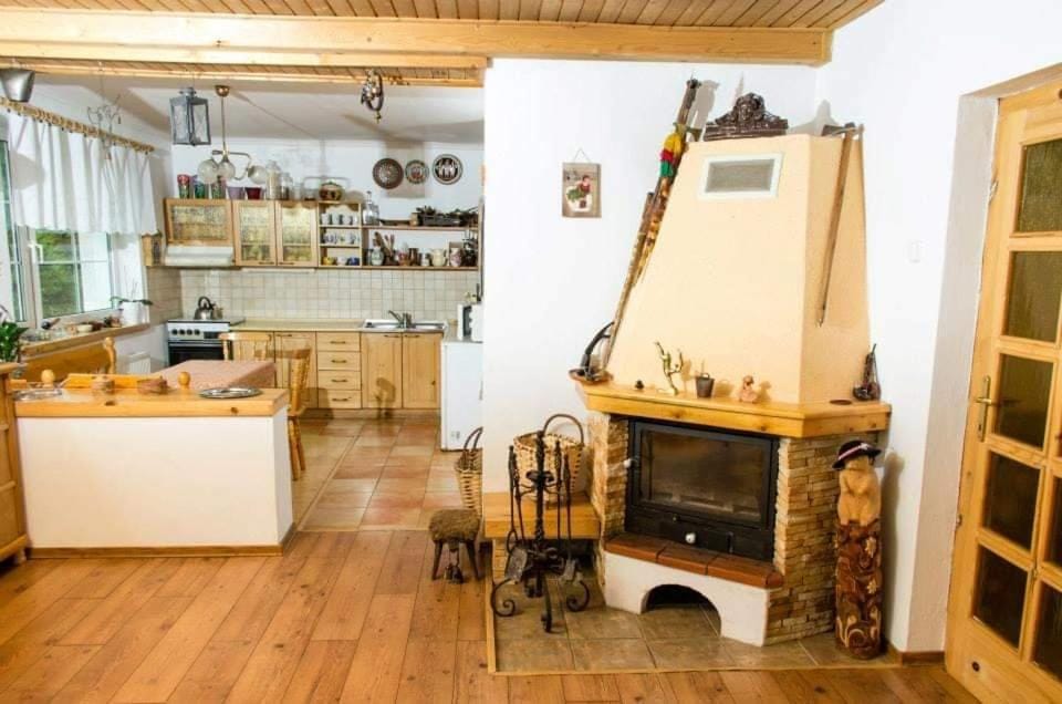 Living room, Communal kitchen, flat iron