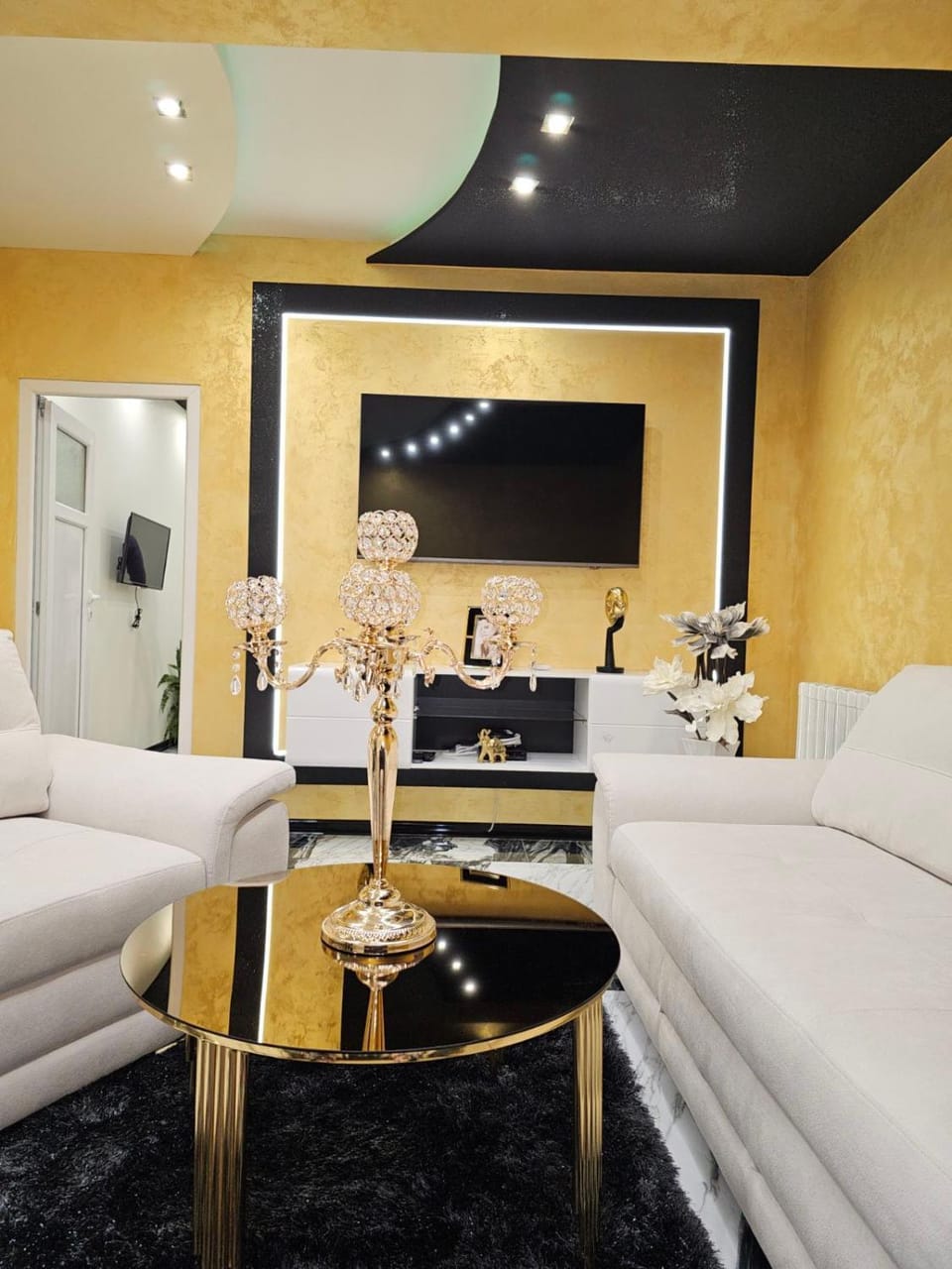 TV and multimedia, Living room, Photo of the whole room, Seating area