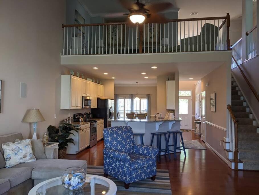 Forest Landing, Sleeps 10, pool House in Sussex County