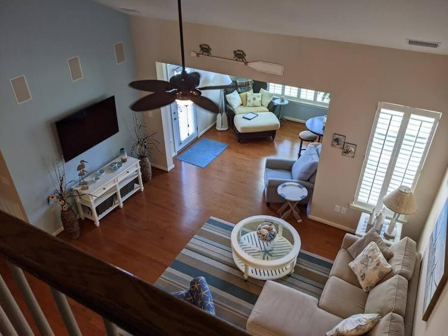 Forest Landing, Sleeps 10, pool House in Sussex County