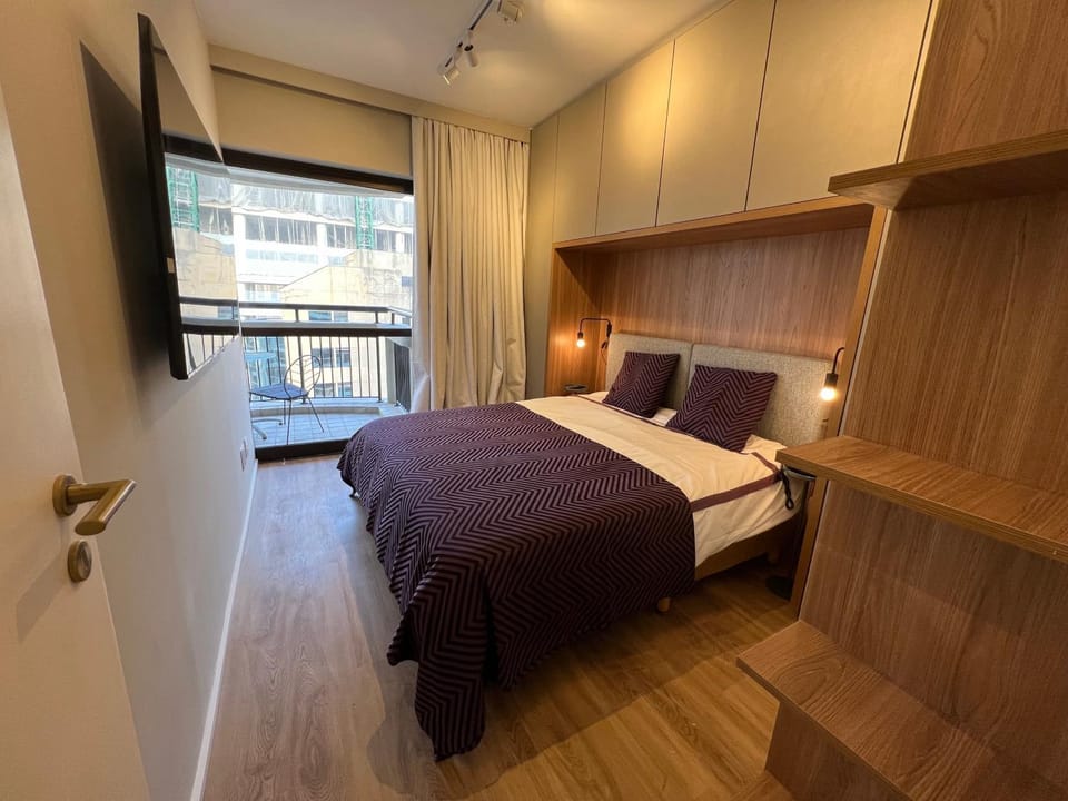 Bed, TV and multimedia, Photo of the whole room, Bedroom, wardrobe, air conditioner