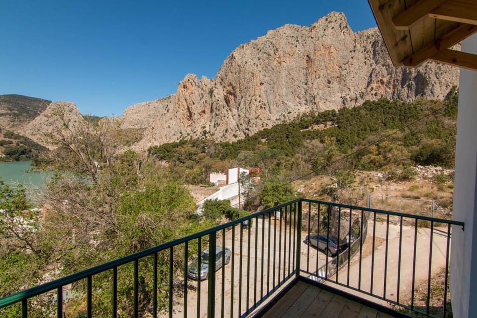 Natural landscape, View (from property/room), Balcony/Terrace, Balcony/Terrace, Lake view, Mountain view