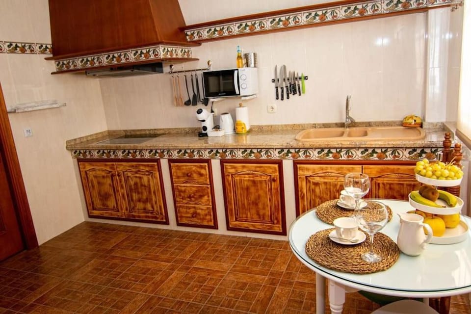 Coffee/tea facilities, Kitchen or kitchenette, minibar, pet friendly, stove, toaster