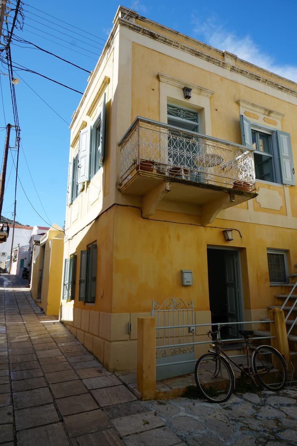 Property building, Neighbourhood
