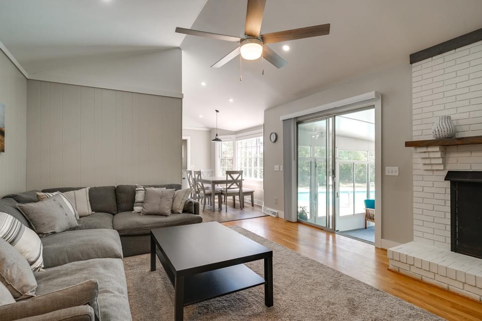 Wilmington Rental ~ 4 Mi to Wrightsville Beach! House in Wilmington