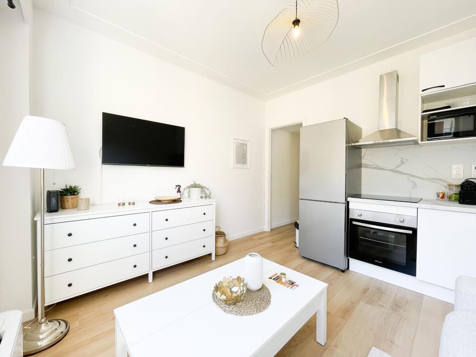 Studio bord de mer 3 Apartment in Menton