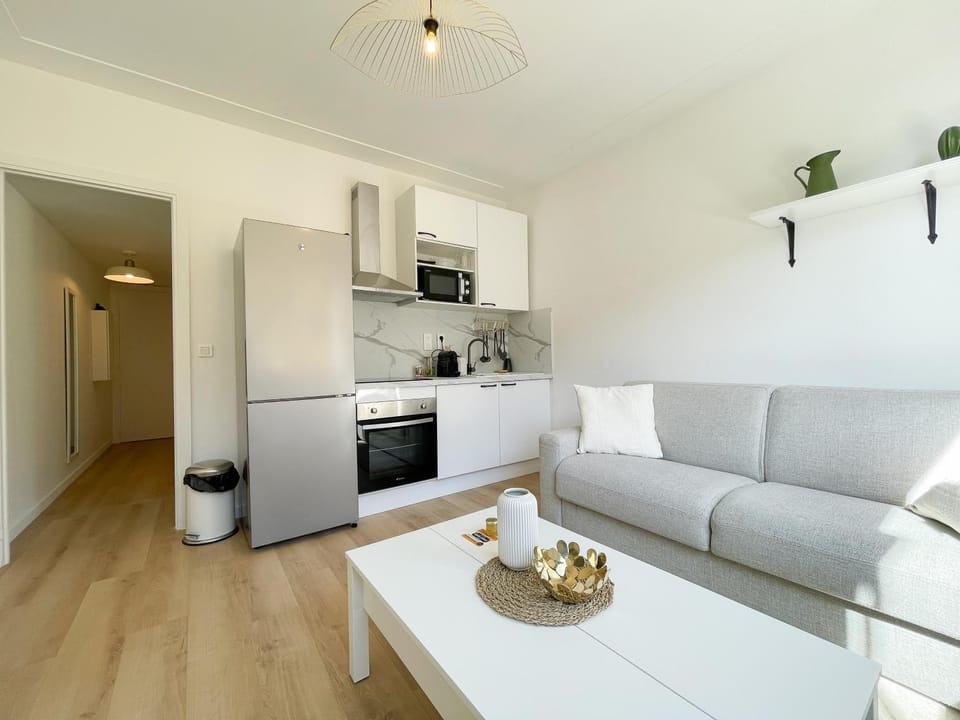 Studio bord de mer 3 Apartment in Menton