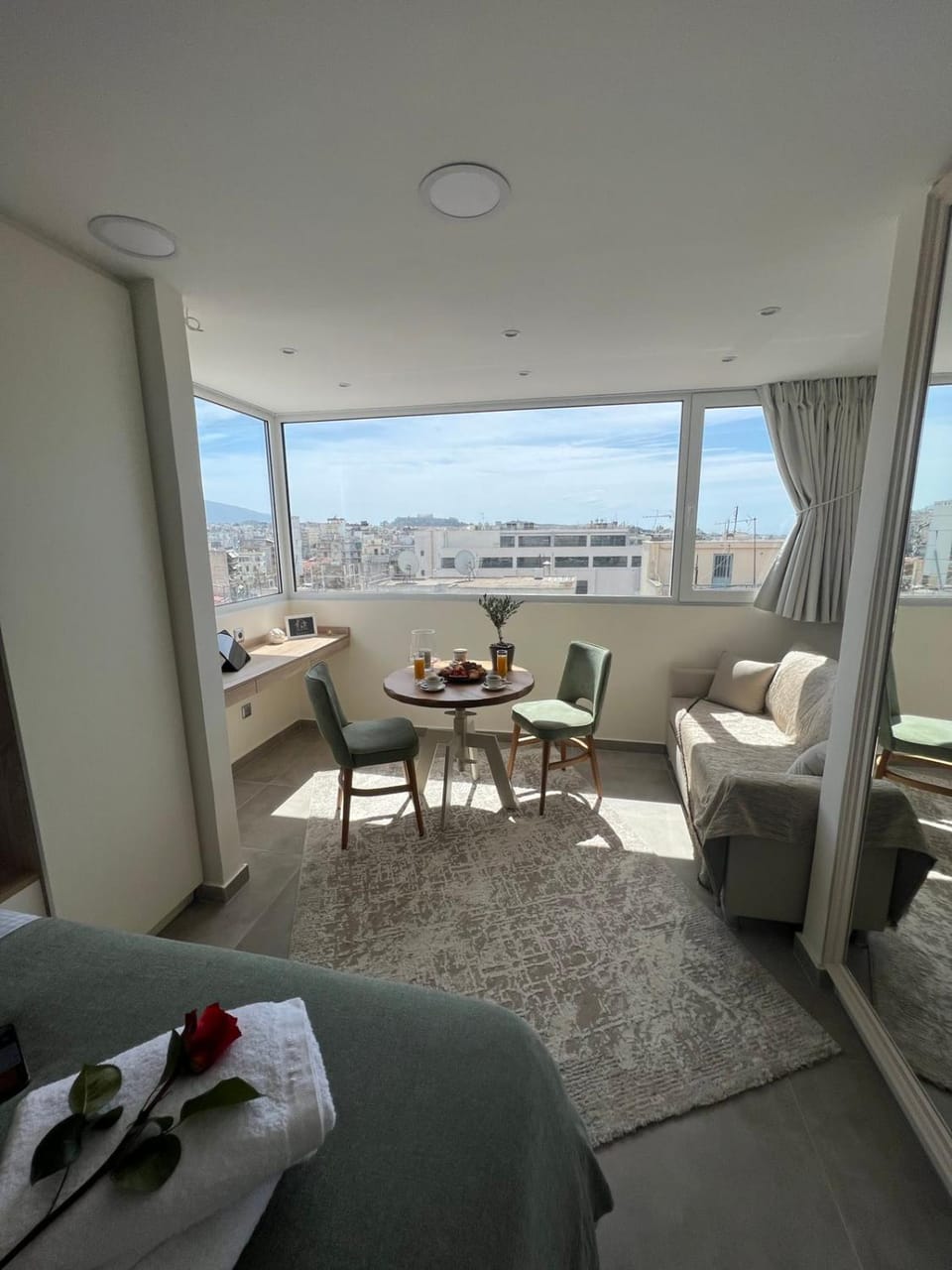 View (from property/room), Seating area, Dining area