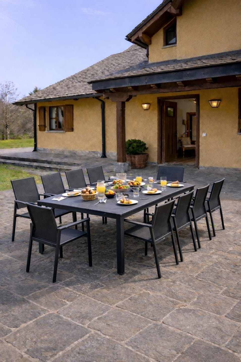 Day, Food and drinks, Dining area