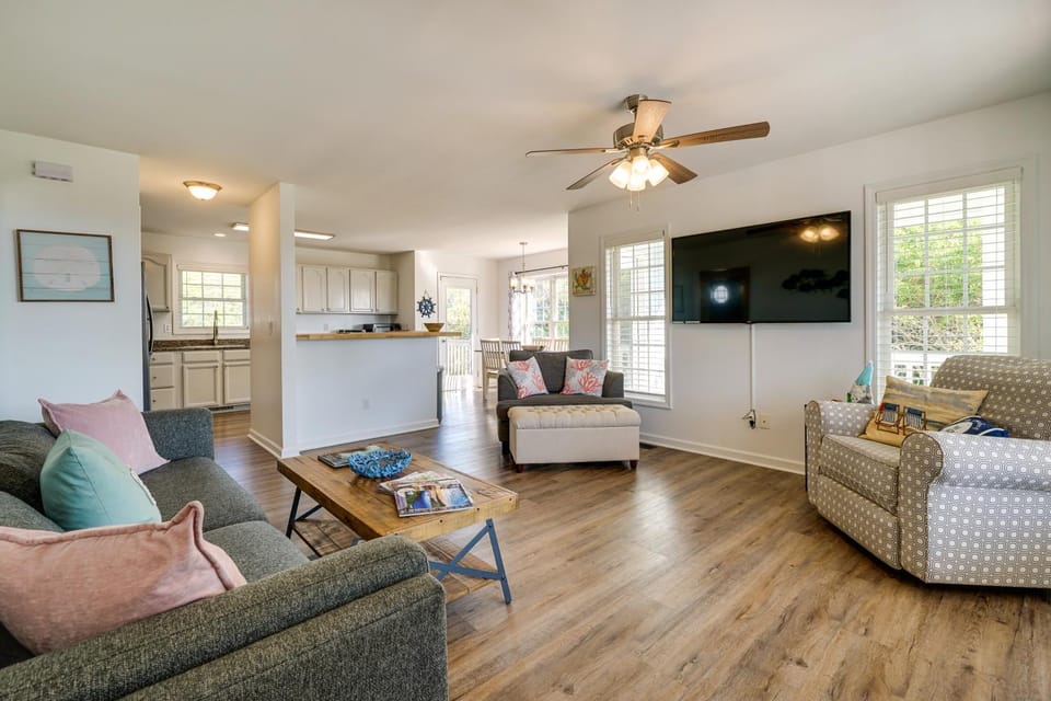 Topsail Beach Vacation Rental: Idyllic Ocean Views House in Topsail Beach