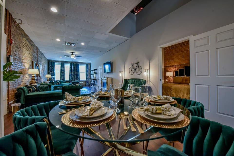 The Gatsby Apartment in Northport