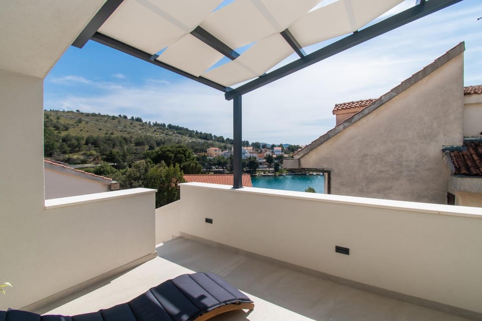 View (from property/room), Balcony/Terrace