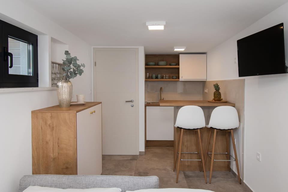 Kitchen or kitchenette, stove