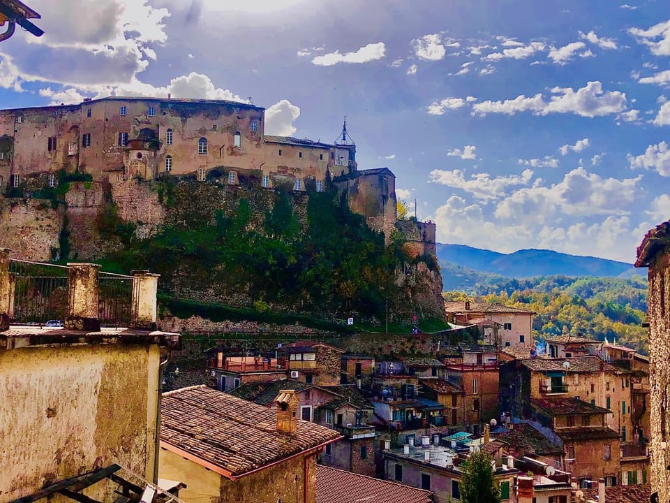 Nearby landmark, Natural landscape, Landmark view, Mountain view, Location, Parking