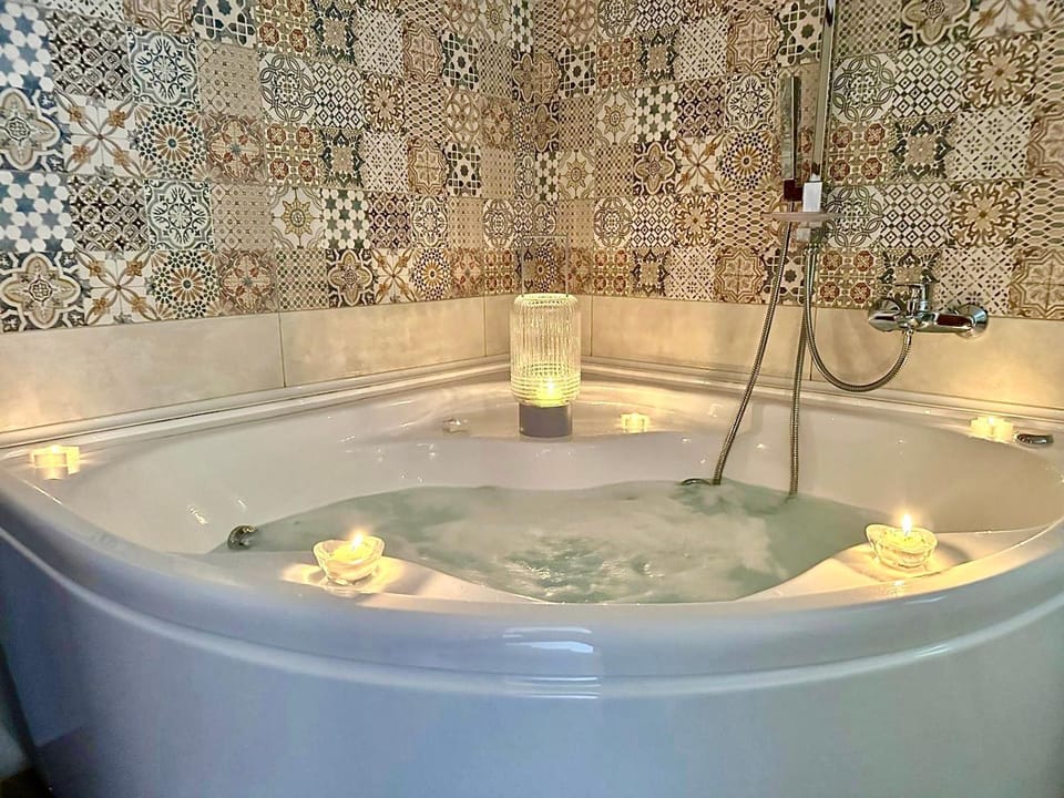 Hot Tub, Bathroom, Bath