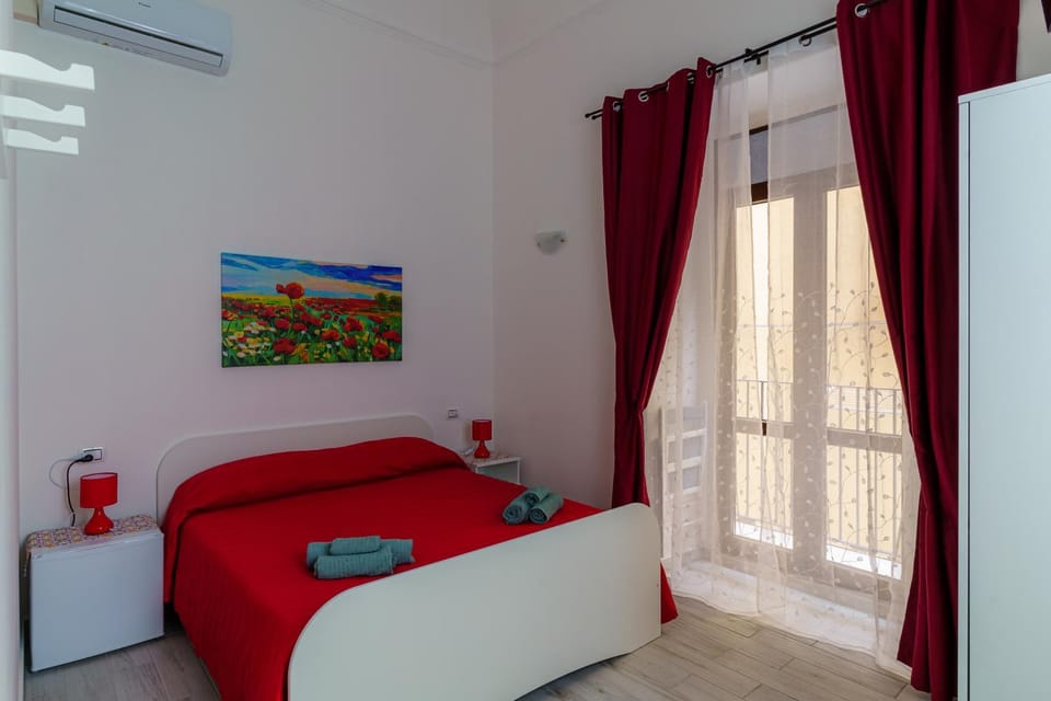 Bed, Photo of the whole room, Bedroom, air conditioner