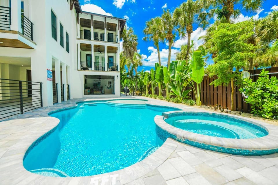 The Shore House House in Saint Armands Key