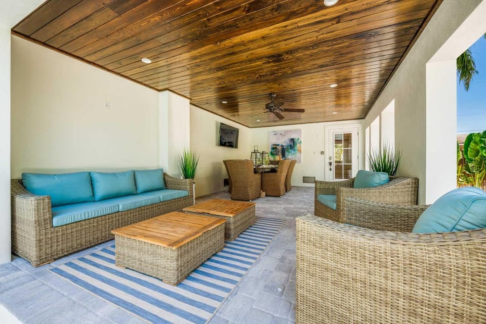 The Shore House House in Saint Armands Key