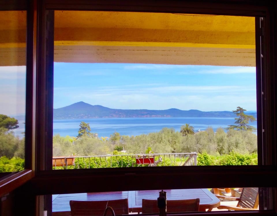 Day, Natural landscape, View (from property/room), Balcony/Terrace, Kitchen or kitchenette, Dining area, Lake view, kitchen, kitchen