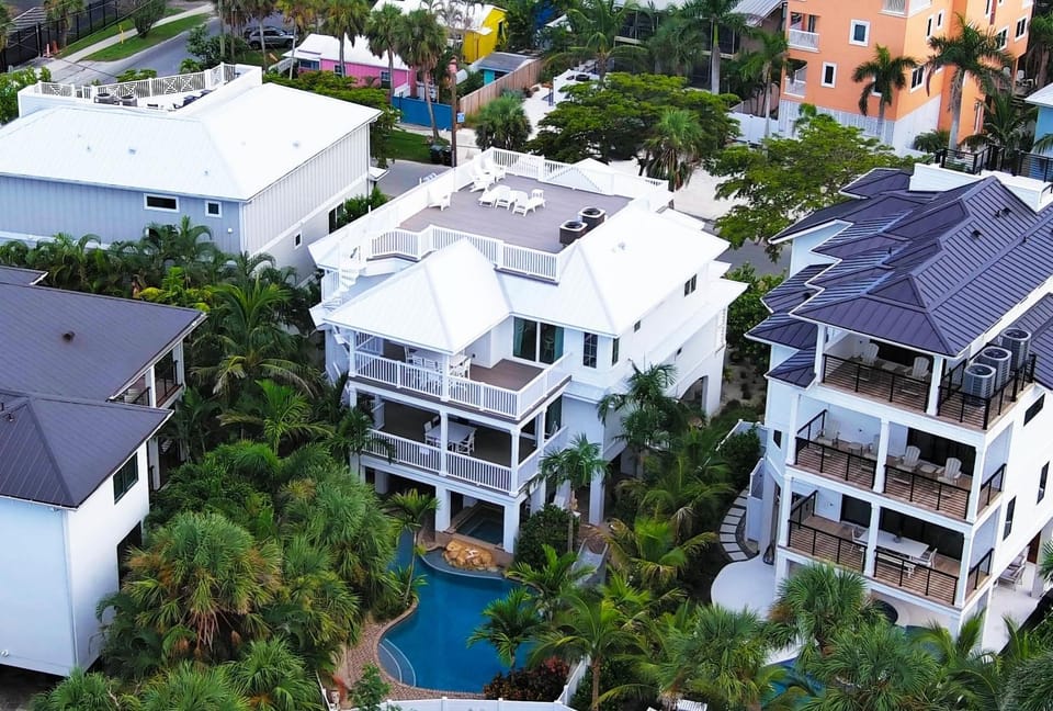 High Tide House in Siesta Beach