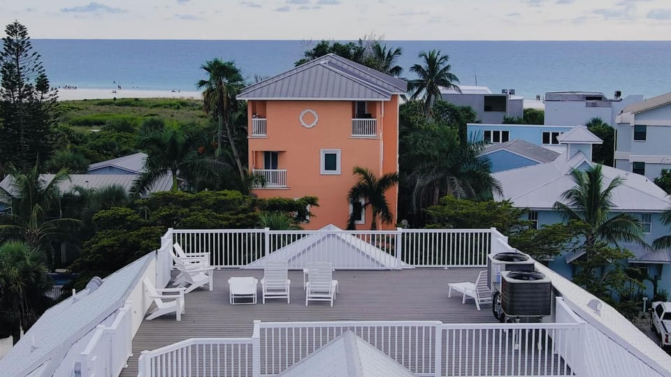 High Tide House in Siesta Beach