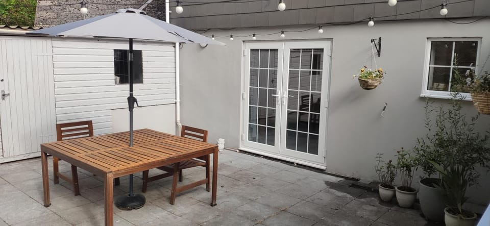 Patio, Seating area
