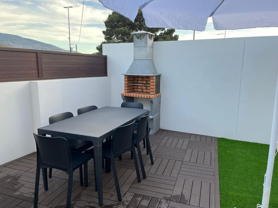 Patio, BBQ facilities