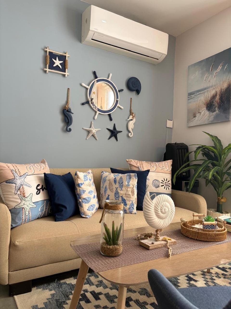 Living room, air conditioner
