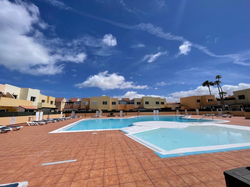 Swimming pool, Swimming pool