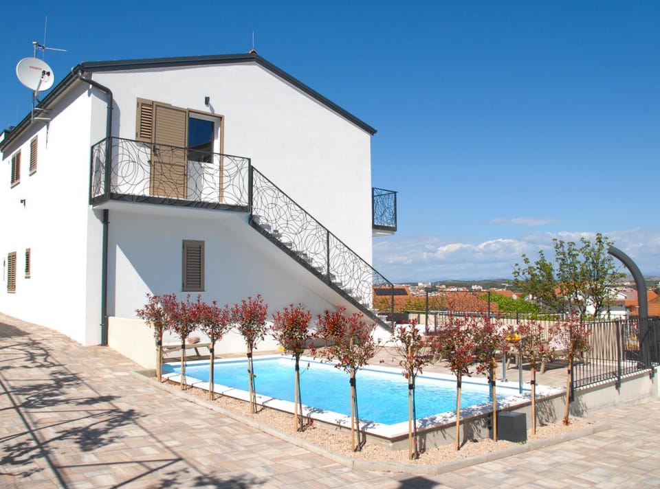 Property building, Swimming pool