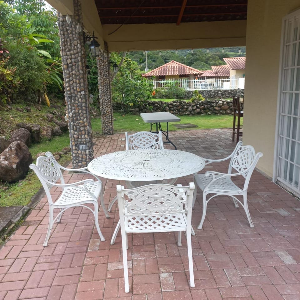 Casa estilo cabaña “Villa Sol” en Alto Boquete House in Chiriquí Province