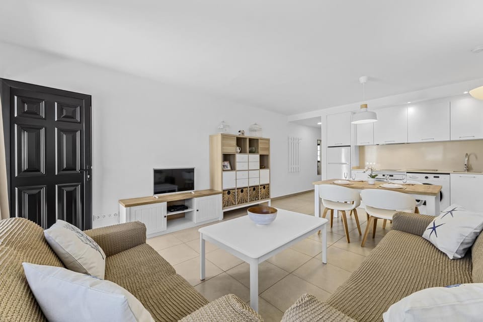 Casahost Bastian Boutique I Seaview Apartment in Costa Teguise