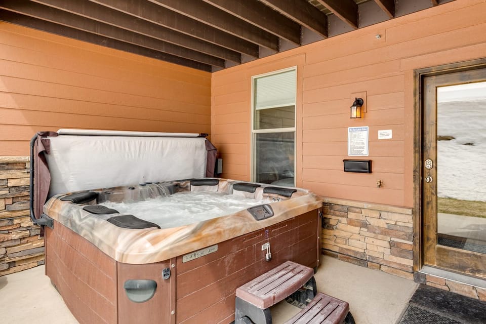 6 Mi to Ski Slopes: Heber City Home w/ Hot Tub! House in Wasatch County