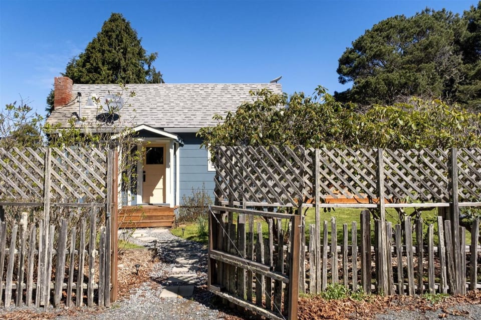 A - The Grove House in Mendocino County
